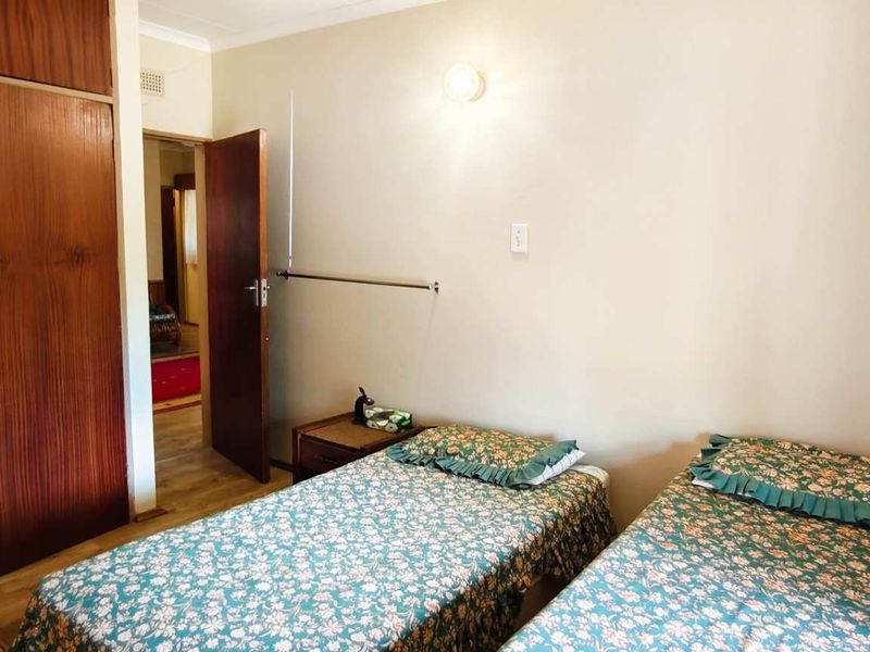 Charming Holiday or Retirement Property on Spacious 769m2 Stand - Photo 10