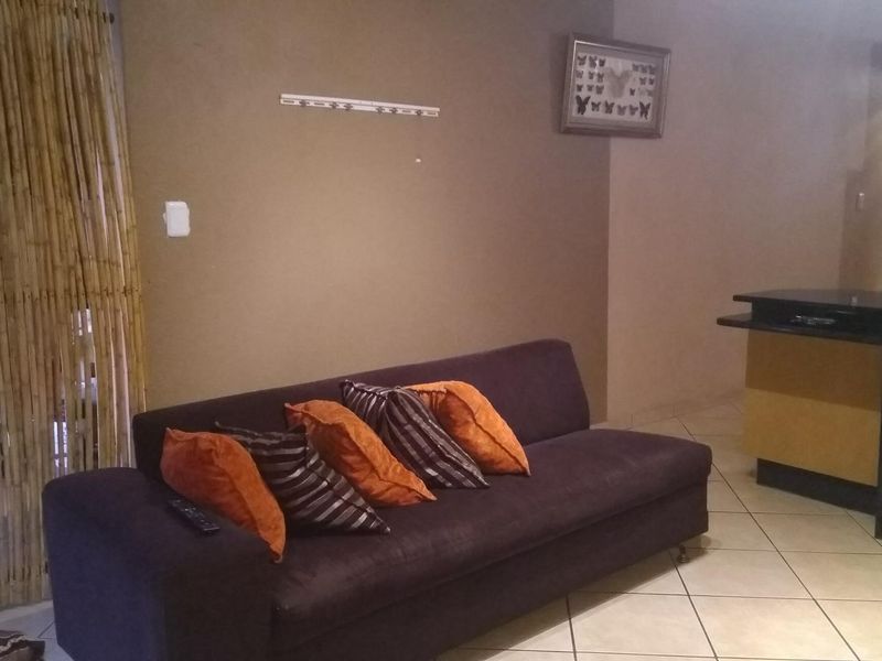 Charming 2-Bed Townhouse in Mulbarton Awaits You!" - Photo 6