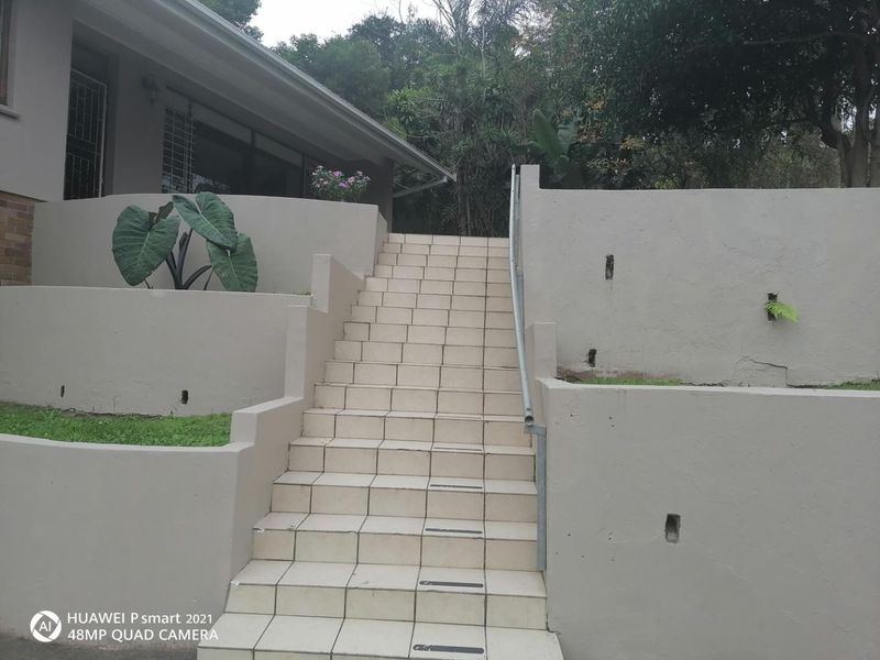 4 bedrooms House in Cowies Hill - Photo 2