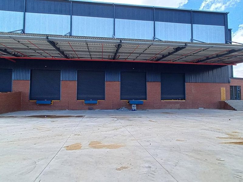 7 731m2 North Riding Warehouse To Let - Photo 5