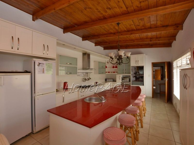 Ext 2 (North Dune), Henties Bay:  7 Bedr Home with AWESOME VIEWS - Photo 10