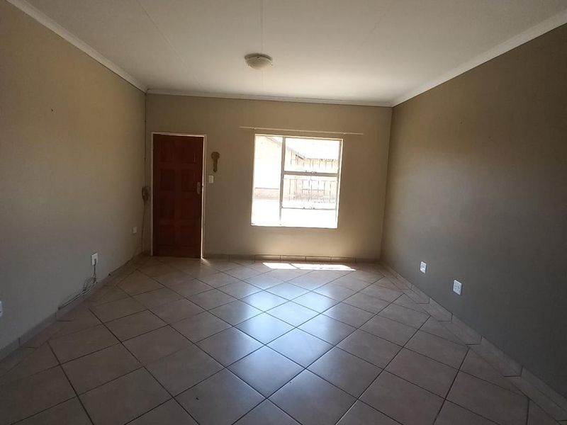 2Bed, 2Bath Townhouse in Riversdale, Meyerton. - Photo 6