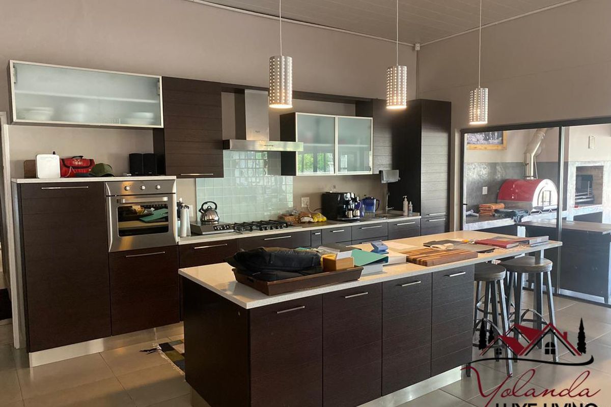 THE ART OF FINE LIVING HOME IN FINKENSTEIN ESTATE - Photo 4