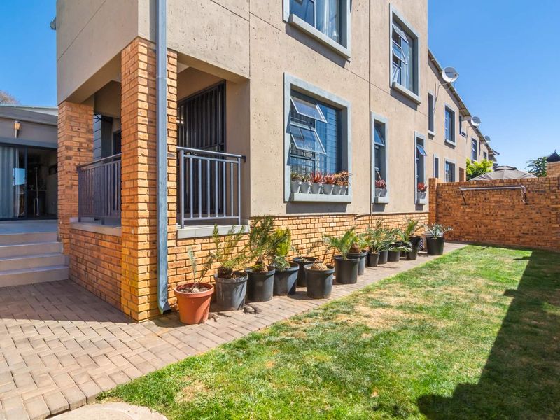 Luxury living with panoramic views `and versatile spaces - Photo 10