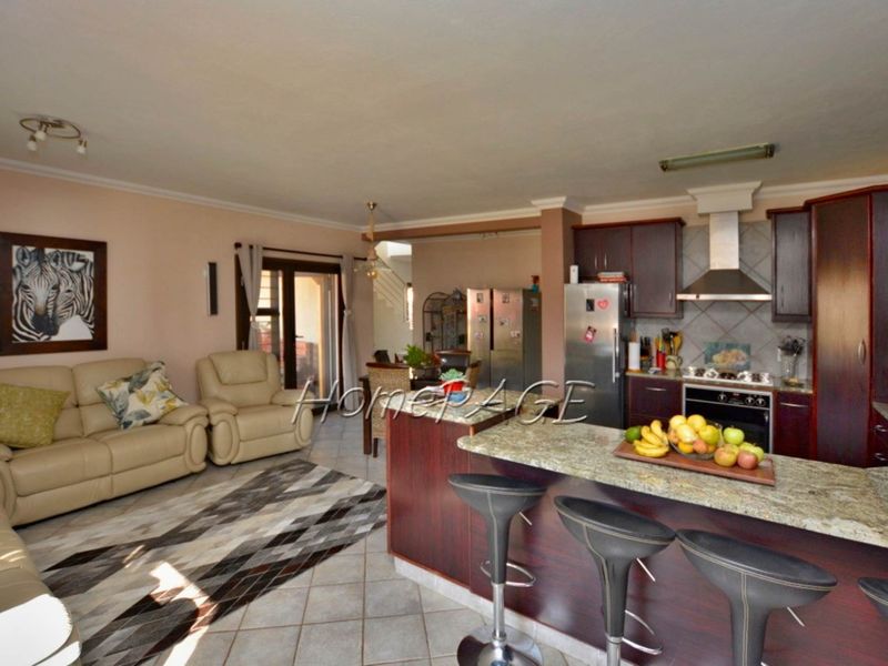 Dolphin Beach, Walvis Bay: Very neat duplex Townhouse is for Sale - Photo 3