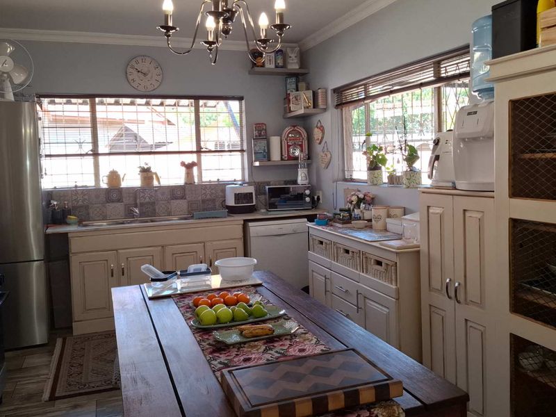 Stunning Home with 2 Flats and Solar - Photo 7