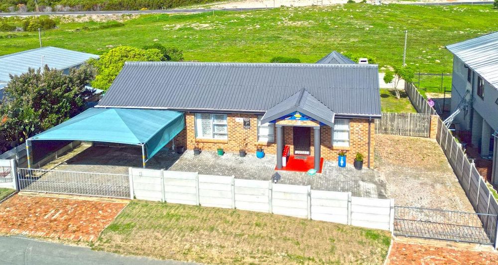 Front View of House in De Kelders - from the air.