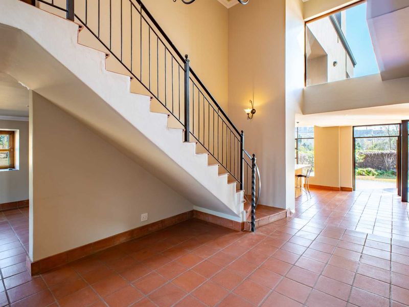 Magnificent 4-Bedroom Family Home - Photo 10