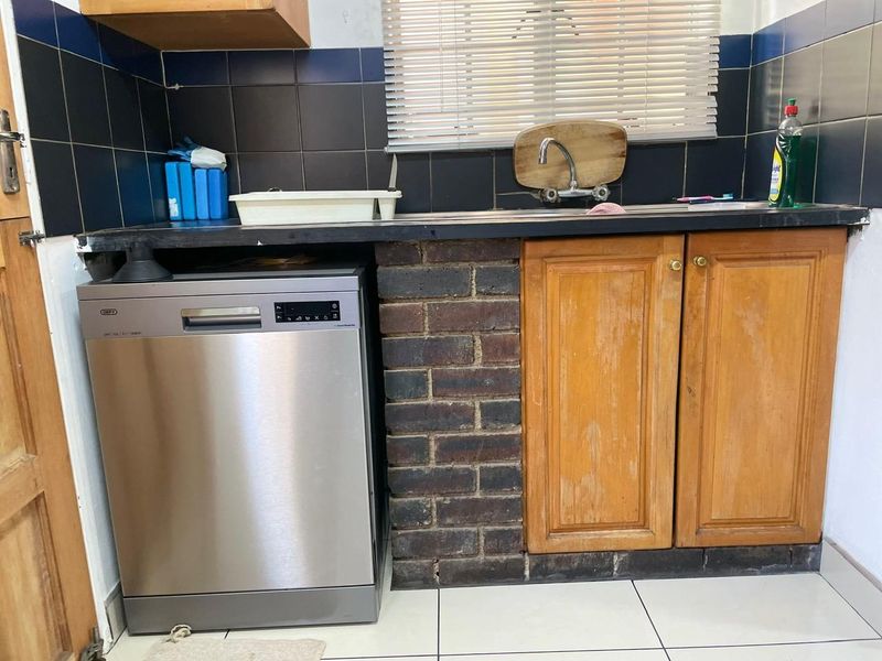 4 Bedroom house available in Bloubsrand - Photo 8