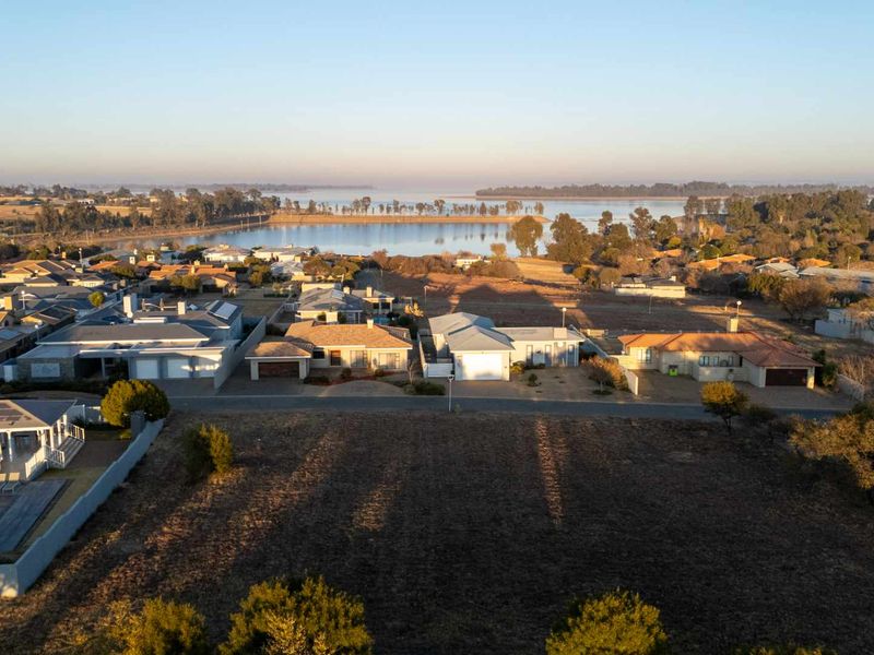 Prime 1026 Sqm Plot in Serene Vaalmarina – Your Dream Property Awaits - Photo 5