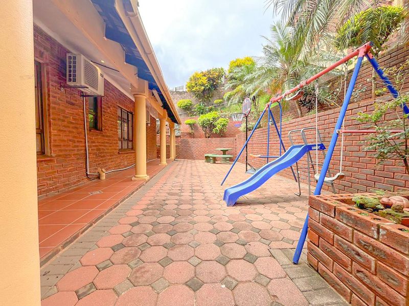 Cozy family home in prime Glen Anil! - Photo 8