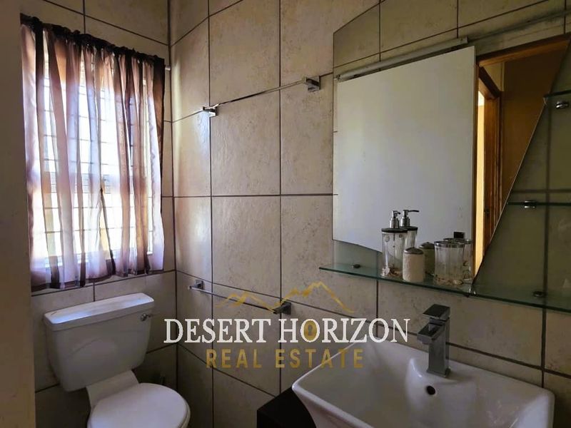 Long Beach | Townhouse for Sale – Perfect Lock-Up-and-Go Investment - Photo 6