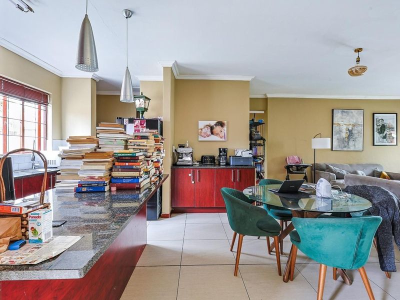 3 Bedroom, 2 Bathroom House for Sale - Photo 3