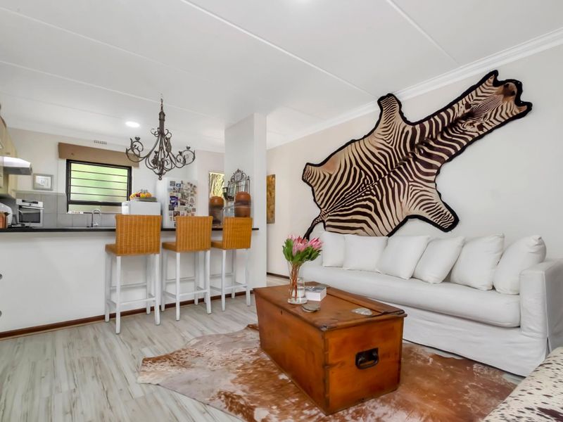 DELIGHTFUL GROUND FLOOR APARTMENT -IN A FABULOUS BROADACRES LOCATION - Photo 7