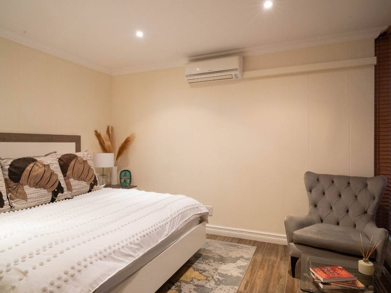 Luxury 3 Bedroom Home with Designer Touches in Sandton CBD - Photo 8