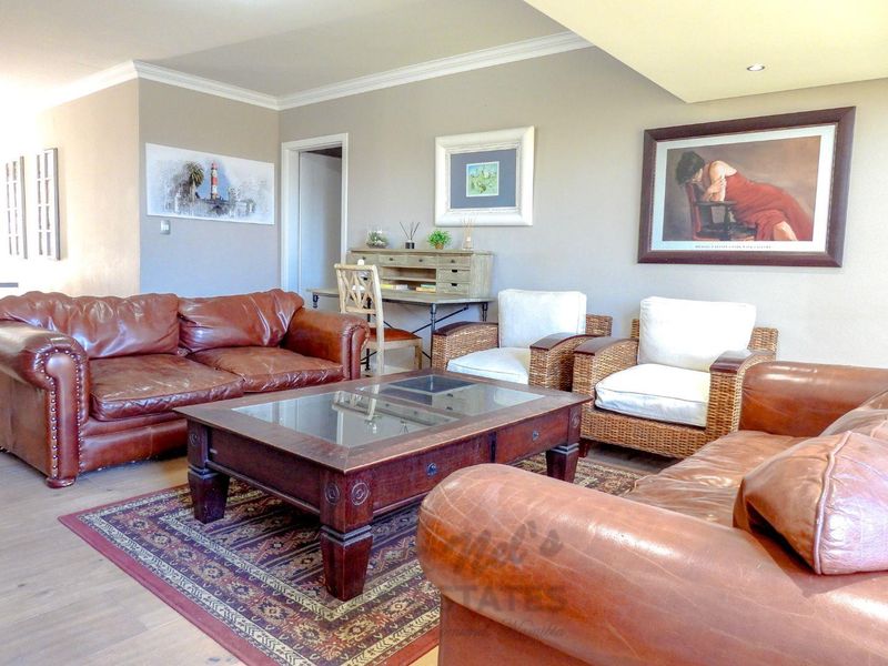 Fully Furnished Sea View Apartment For Sale in Central Swakopmund - Photo 9