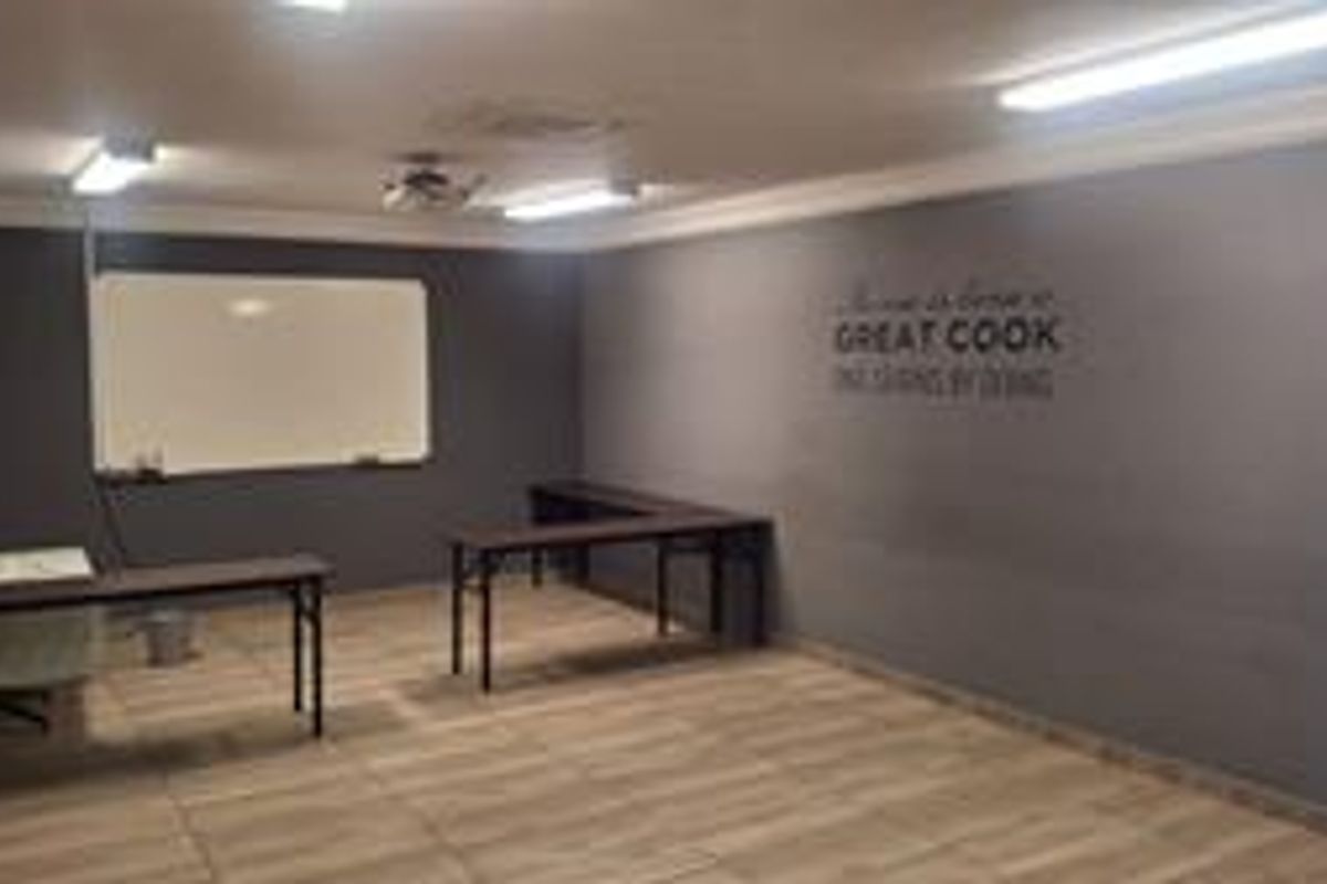 Office To Let - Photo 2