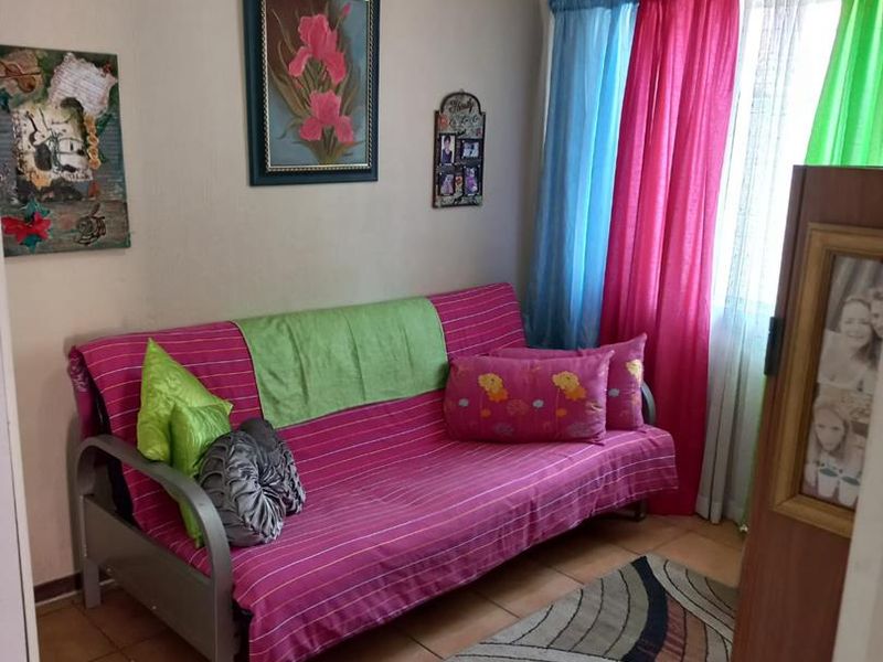 Available end July, 2 bedroom groundfloor, only 8 units in complex - Photo 10