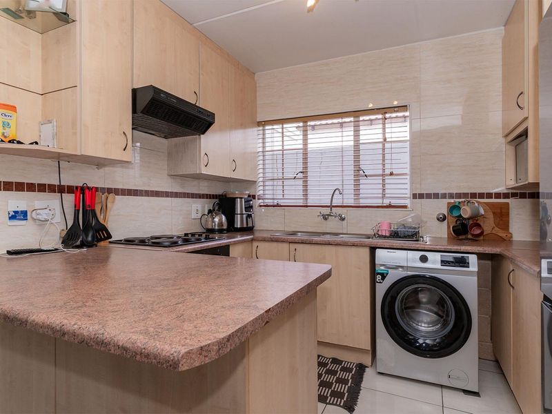 Secure Free-Standing 3 Bedroom Home in Sought-After Estate Terenure - Photo 7