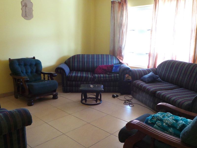 For the larger Family home with lots of space! - Photo 2