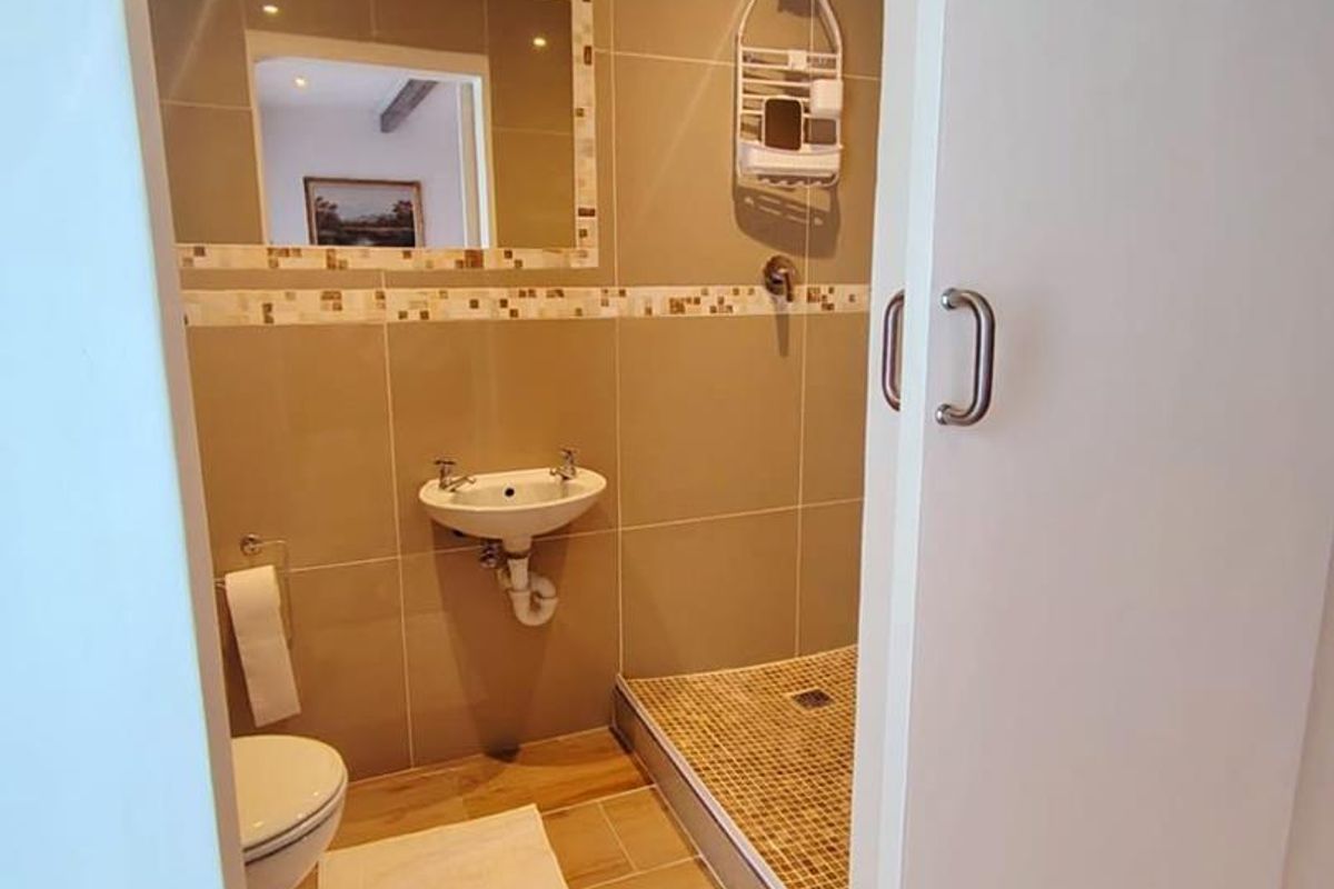 Elegant Furnished Garden cottage in Milnerton - Photo 3