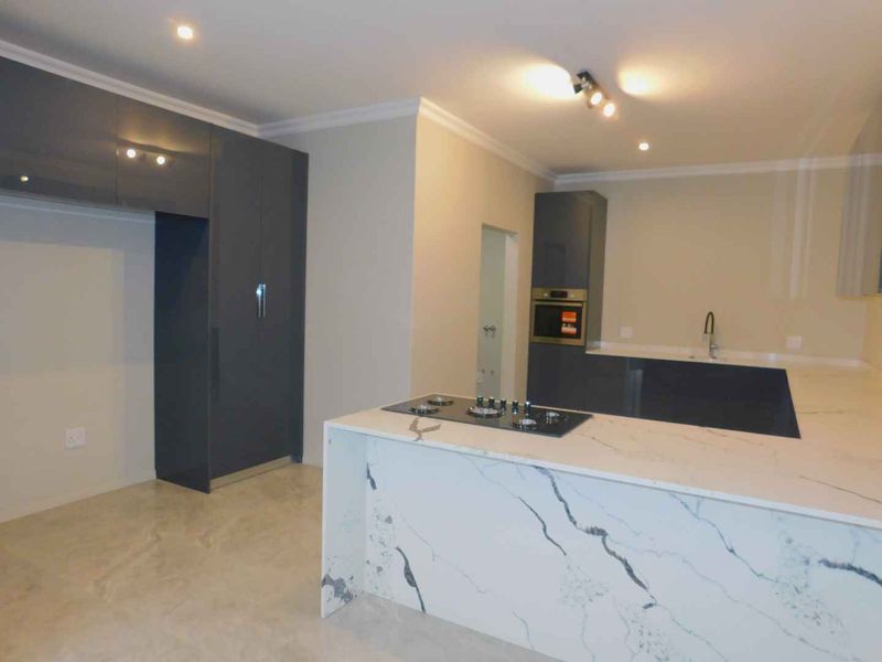 4 Bedroom Cluster In Hyde Park - Photo 4