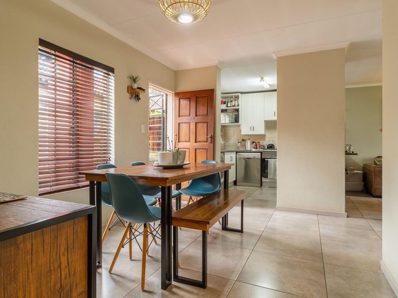 Neat & Tidy, Two bedroom simplex in security estate - Moreleta Park - Photo 6