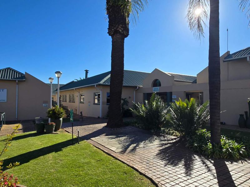 Elegant Retirement Living 2-Bedroom 2-Bathroom  Now Available in Marmanet Retirement Village - Photo 1