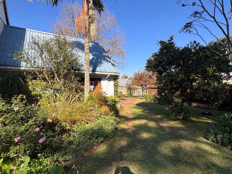 Charming 2-Bedroom House with Loft and Manicured Garden in Howick - Photo 8