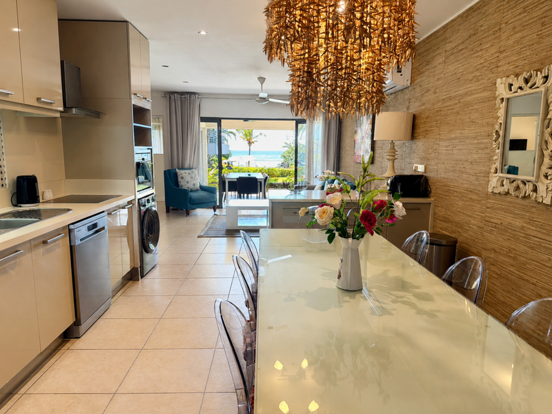 EXCEPTIONAL BEACHFRONT LIVING - Photo 4
