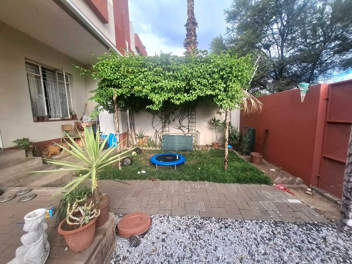 Property #2467295, Apartment Pending Sale in Klein Windhoek