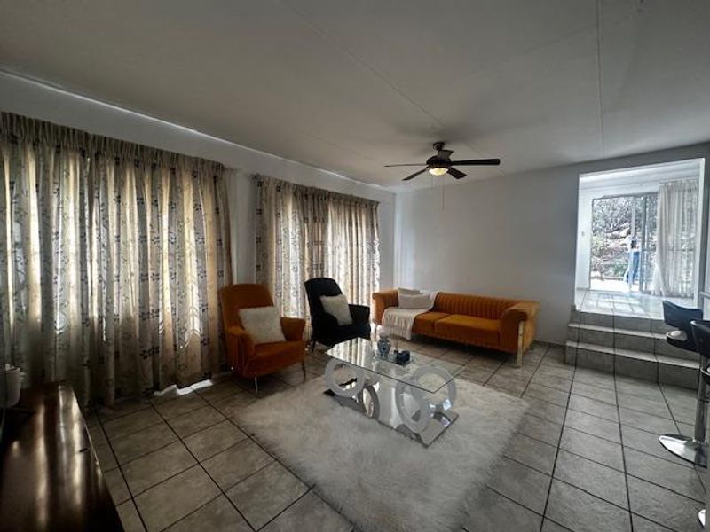 Baysvalley Beauty with Income Potential – Spacious Duet & Bachelor Flat - Photo 5