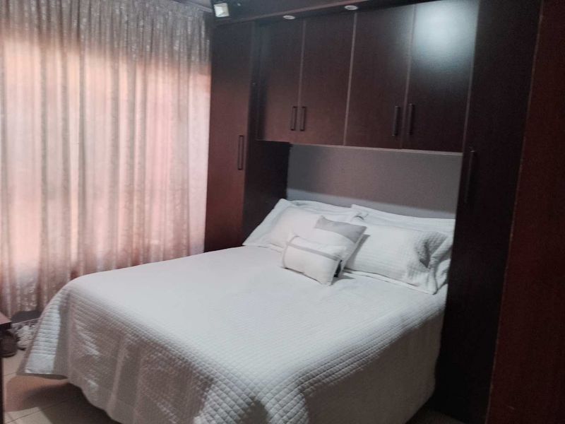 Family-Friendly - Photo 6