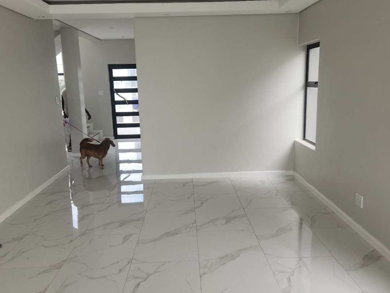 Brand New Family Home - Photo 3