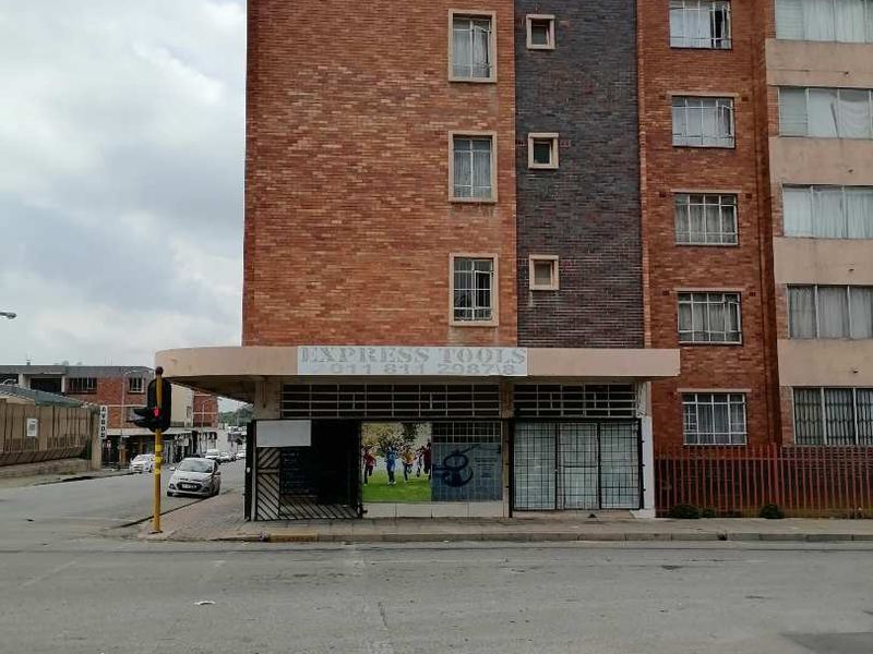 2 Bedrooms apartment for sale in Springs - Photo 2