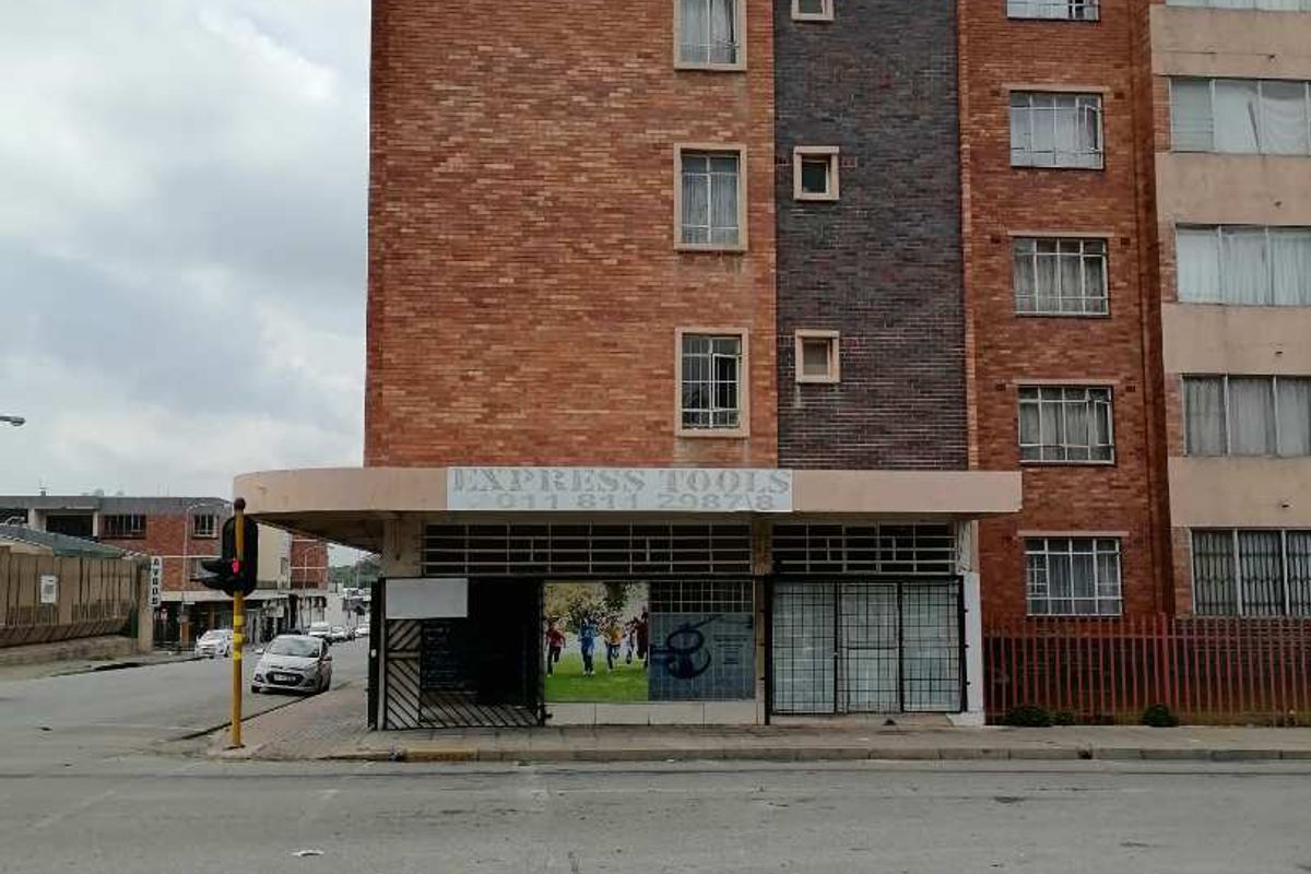 2 Bedrooms apartment for sale in Springs - Photo 2