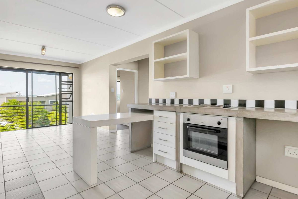 2 BEDROOM 1 BATHROOM MODERN APARTMENT - Photo 4