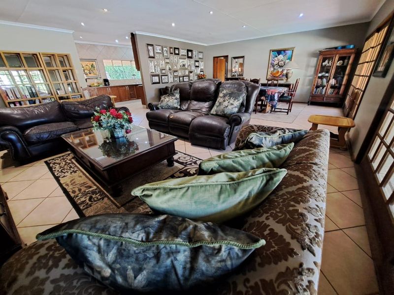 Charming Family Home with Modern Amenities - Photo 7