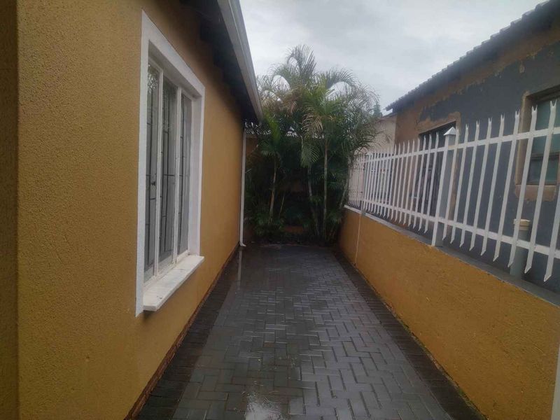 2 lovely bedrooms house for sale in Soshanguve VV - Photo 9
