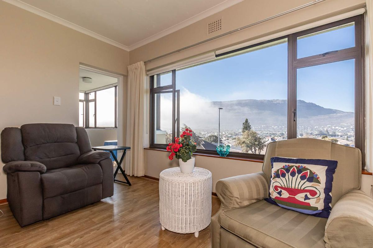 Spacious light and bright apartment with Sea and valley views - Photo 2