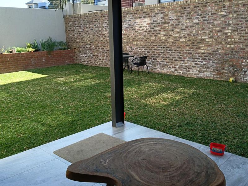 Modern 3 Bedroom 2.5 Bath EDGE-Certified Home To Rent - Photo 3