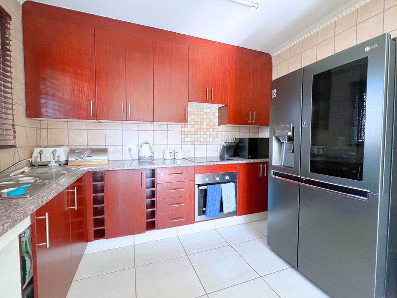 4 Bedroom Family home for Sale in Annlin - Photo 7