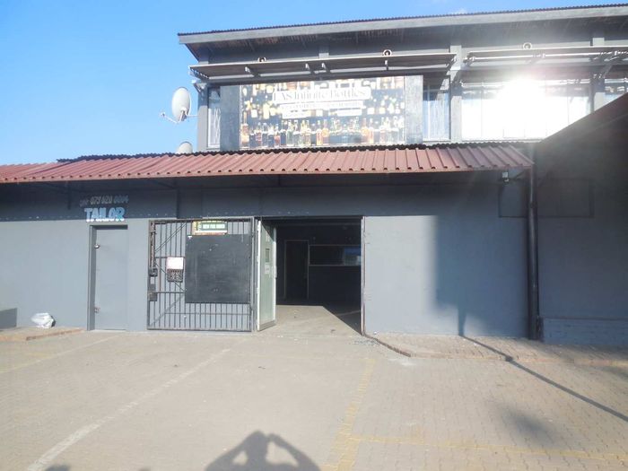 Property #2451886, Business Rental Monthly in East Lynne