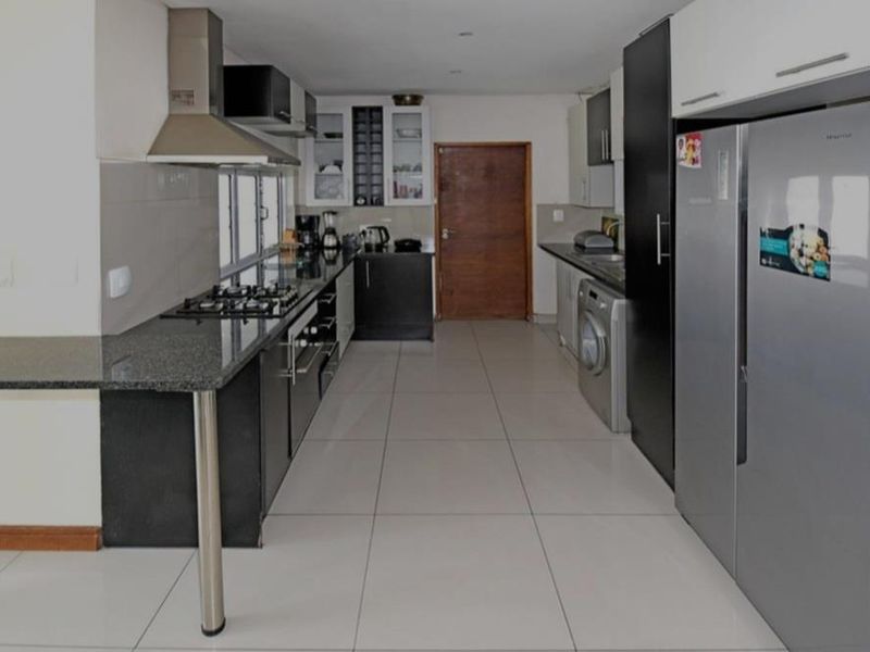 4 Bedroom House to sell!! - Photo 2