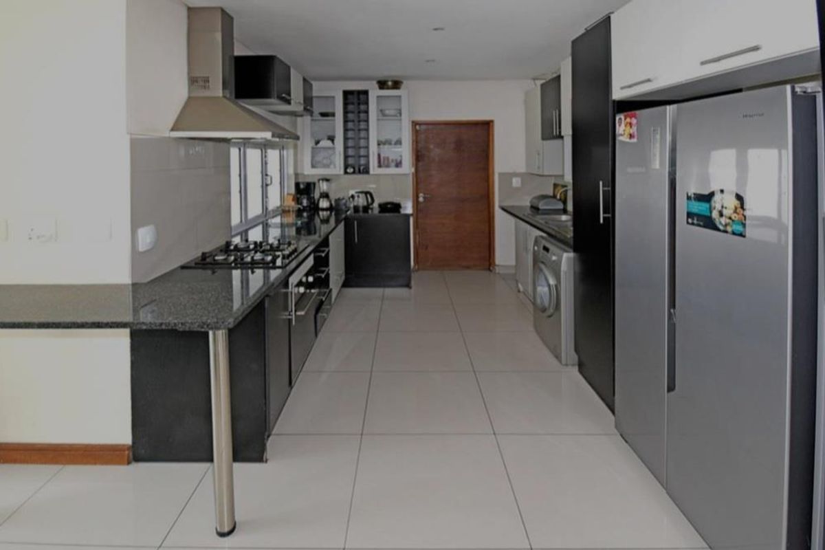 4 Bedroom House to sell!! - Photo 2