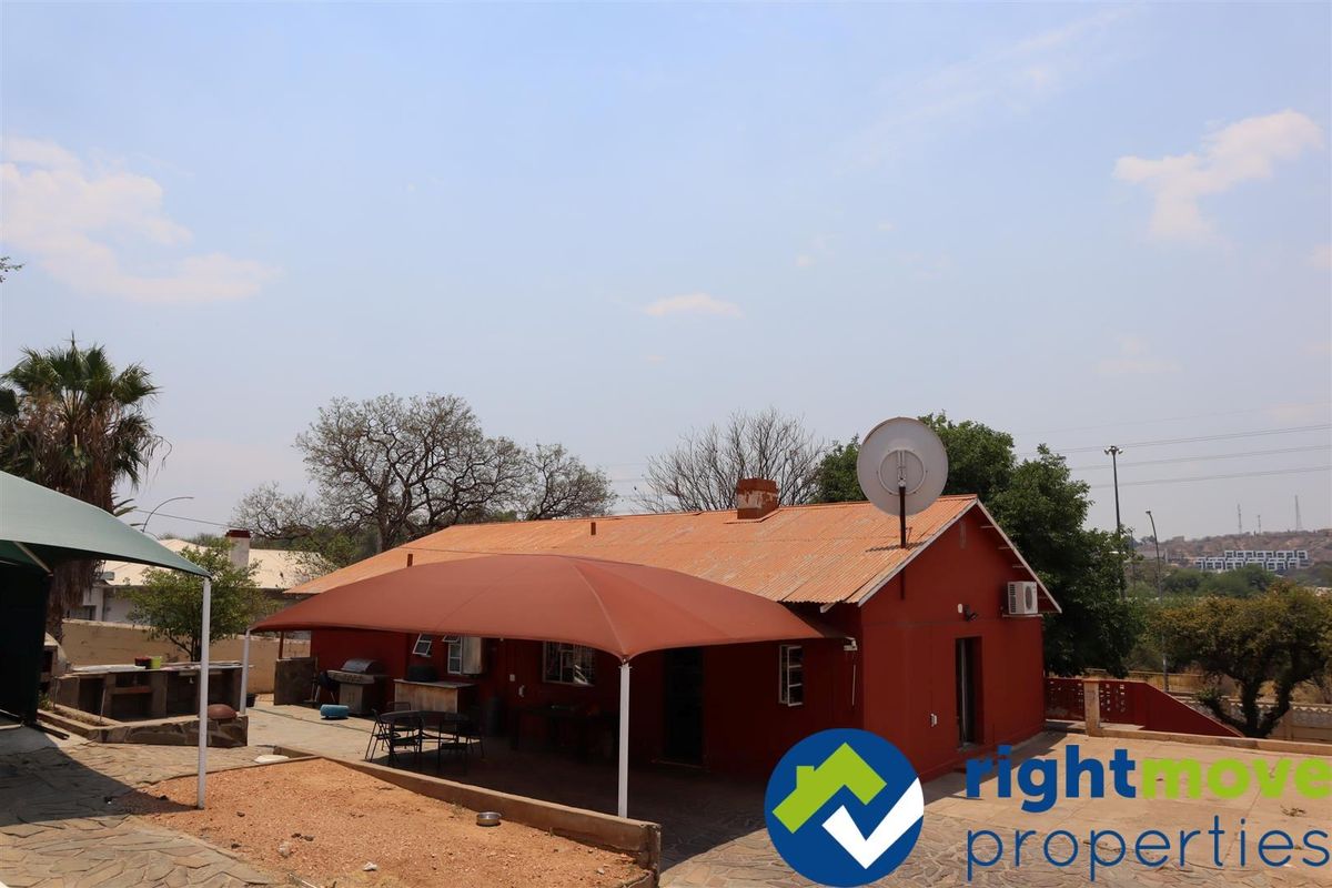 High Traffic Area. - Photo 2