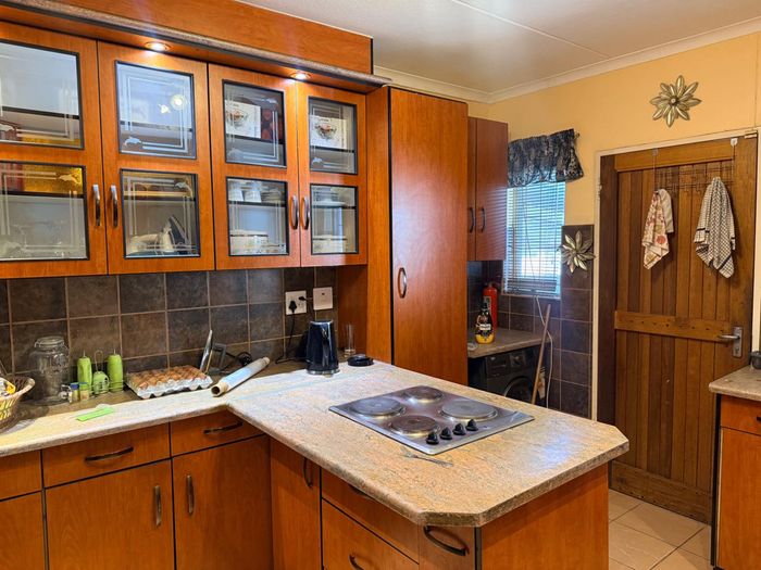 Property #2486627, House For Sale in Khomasdal