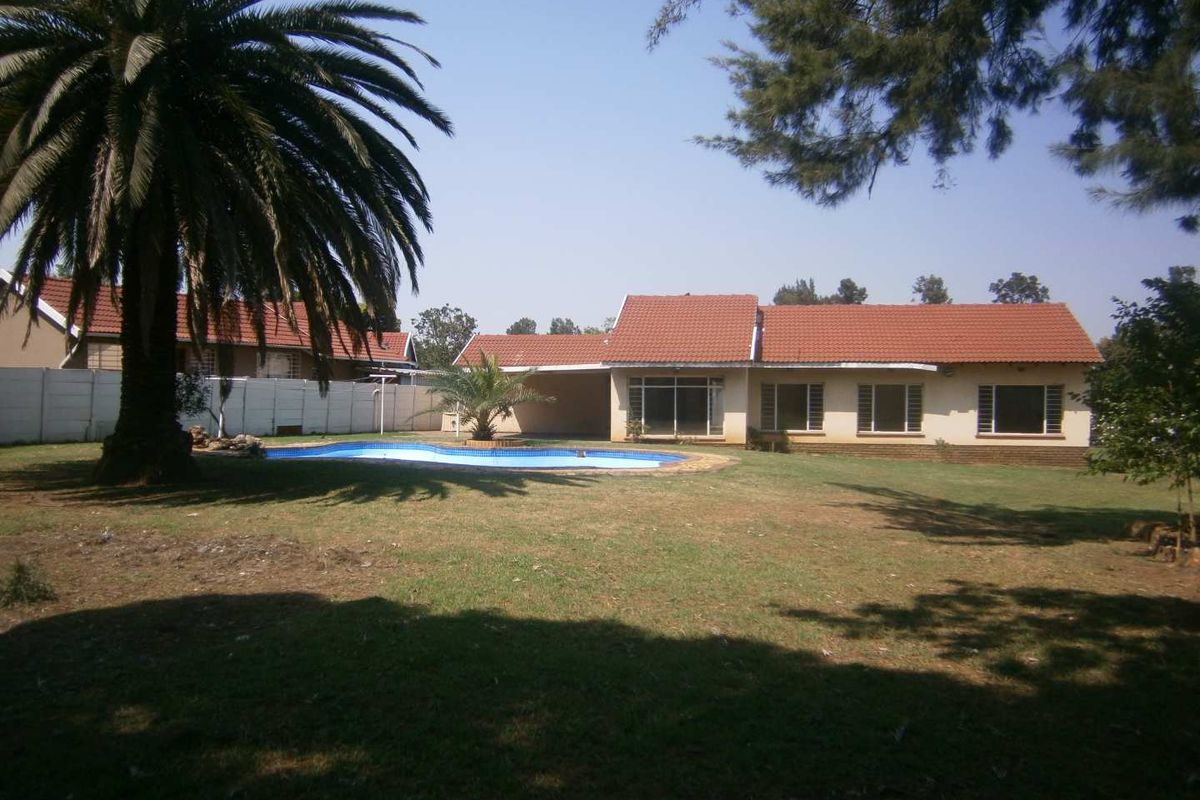 4 Bedroom House to Rent in Brackenhurst - Photo 4
