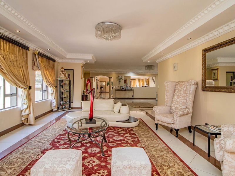 Stunning Residence with Cinema Room & Built-In Bar - Photo 4