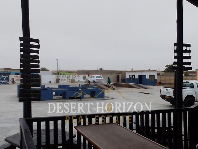 HENTIES BAY, CENTRAL | PUB AND GRILL FOR SALE - Photo 4